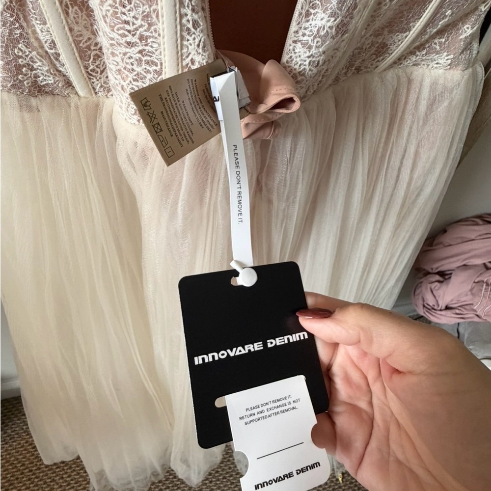 Chic Lace Cream Midi Dress - Picture 4 of 4